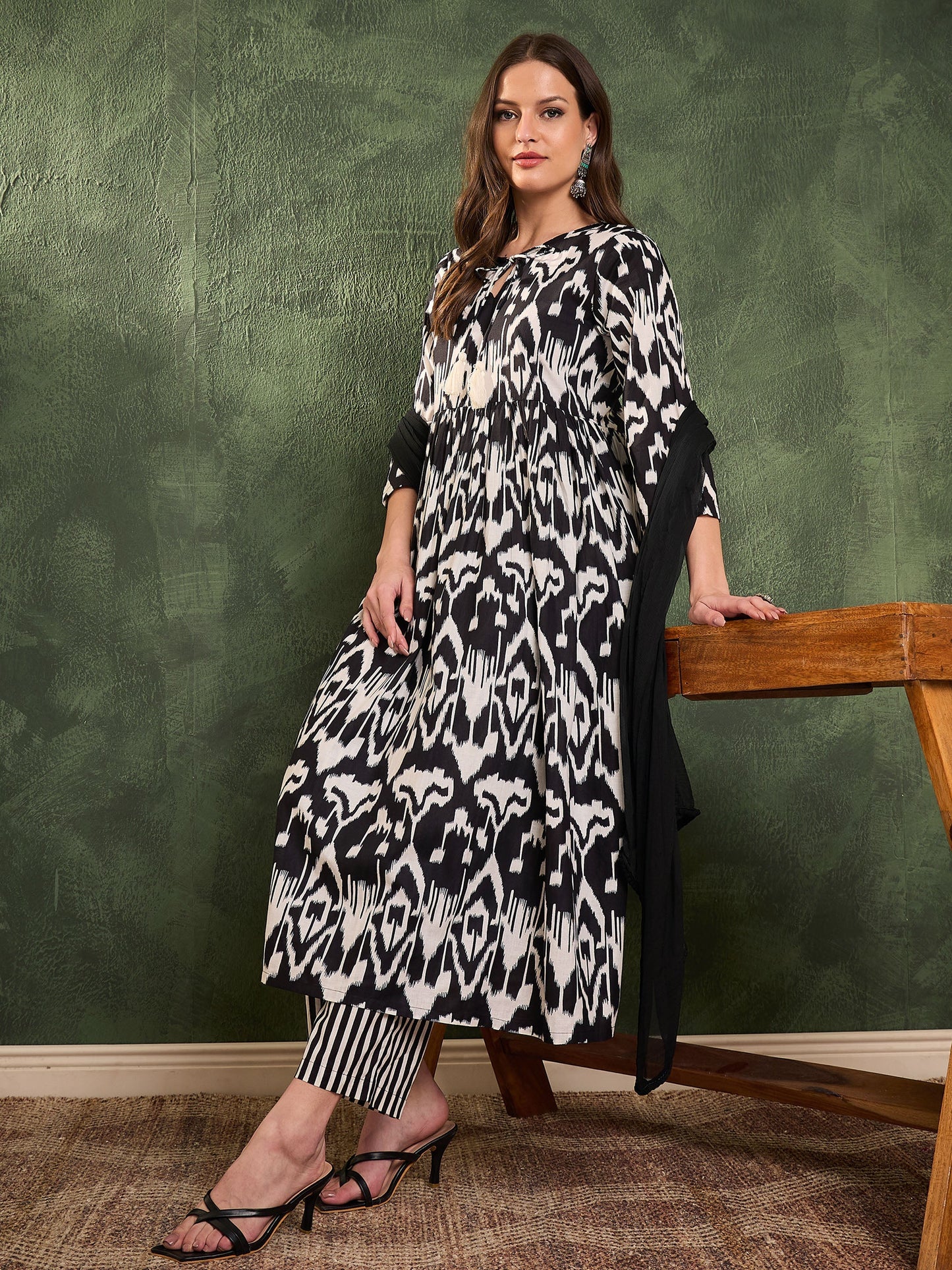 Women's Black Ikat Dori Gathered Kurta Set with Dupatta