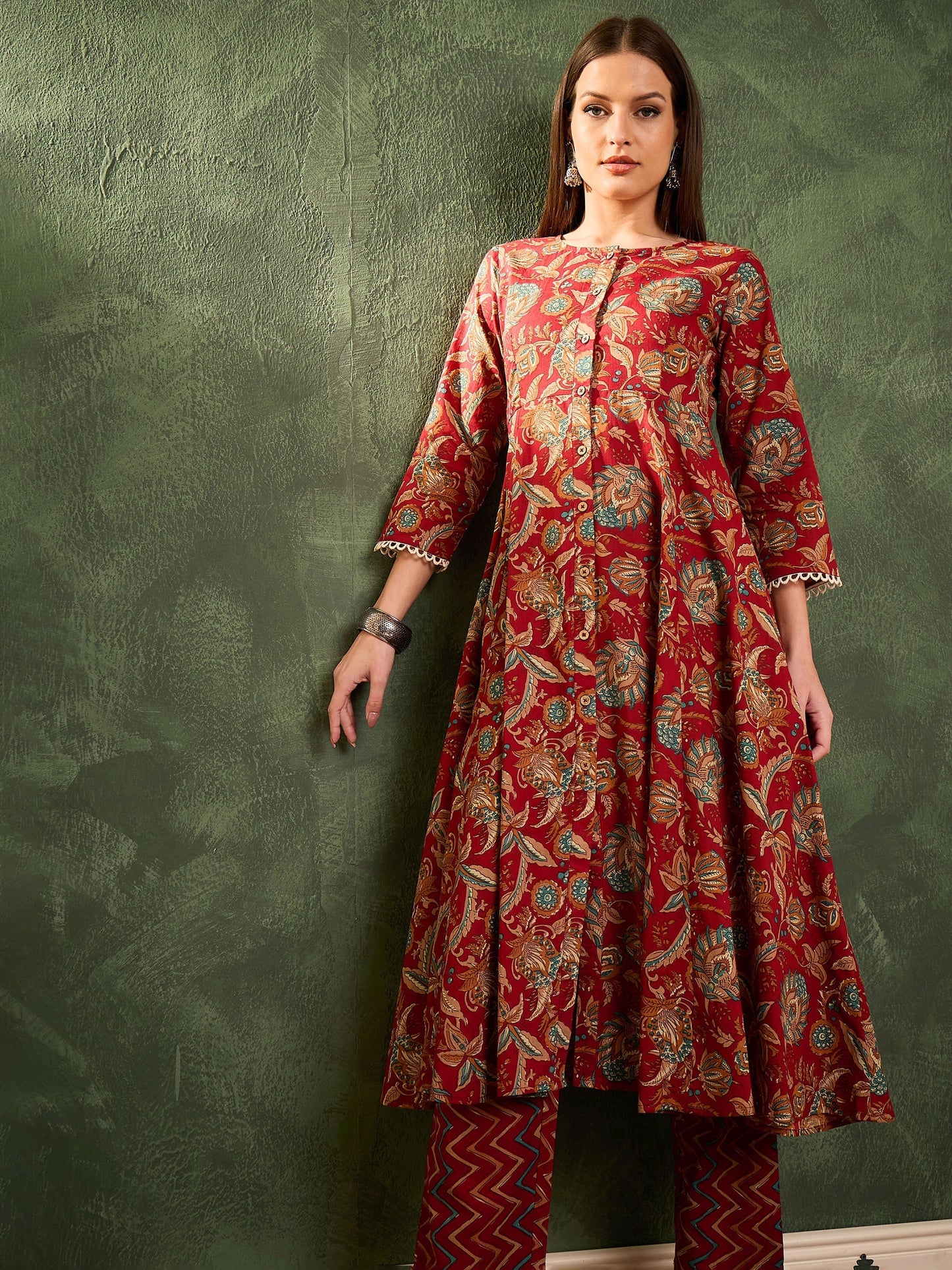Women's Maroon Floral Button Pocket Kurta With Pants