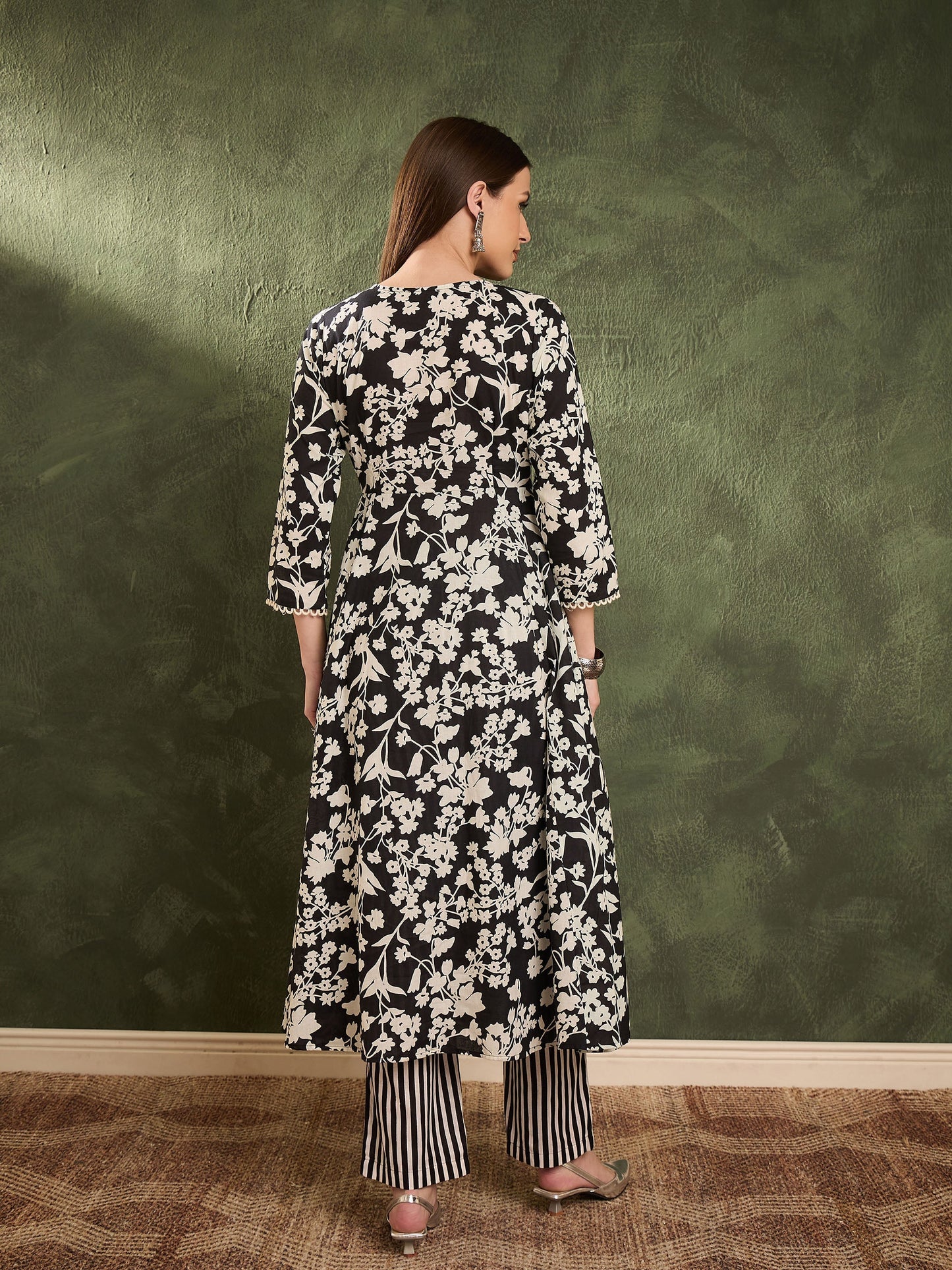 Women's Black Floral Button Pocket Kurta with Pants