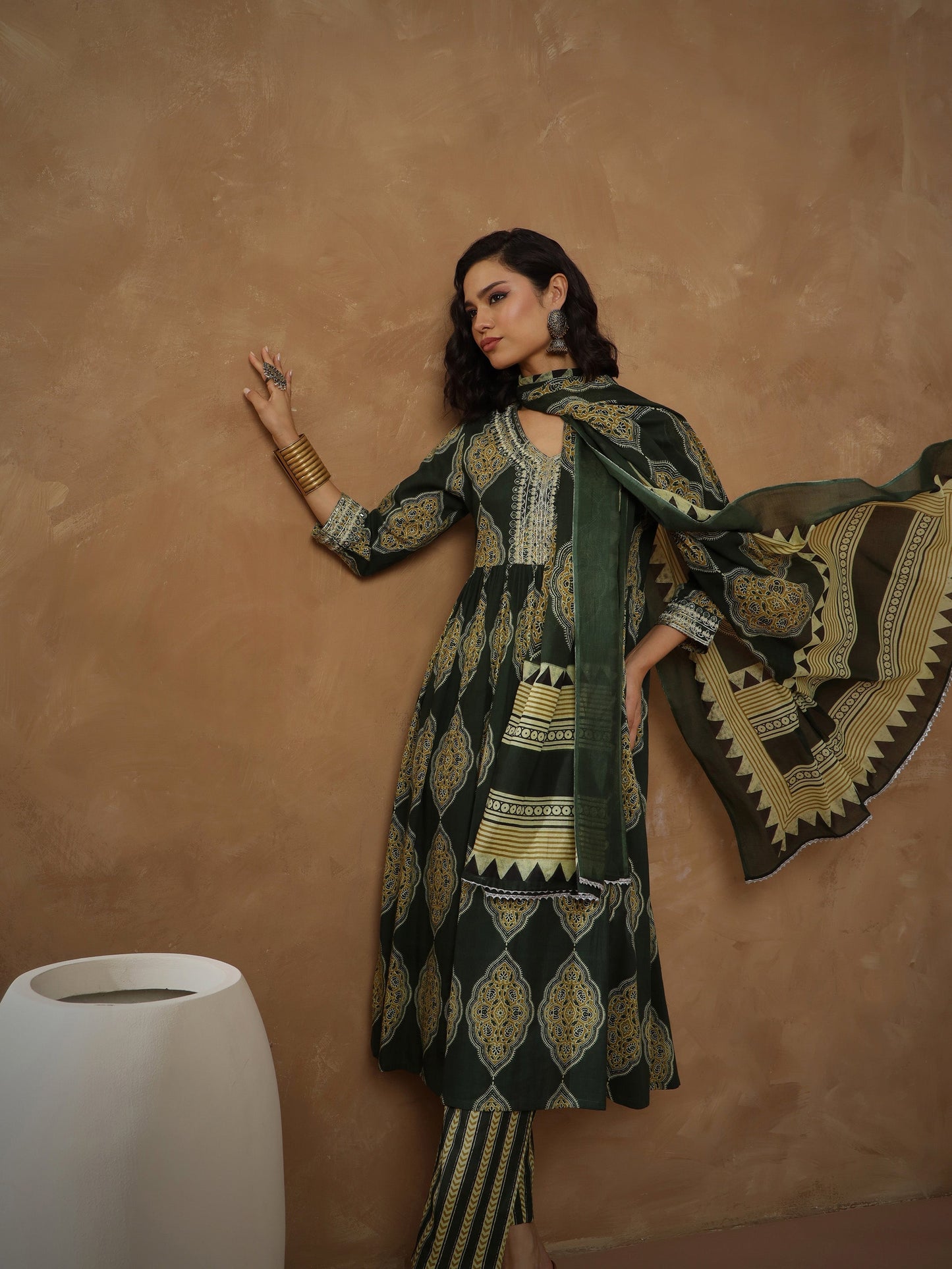 Women's Green Floral Gathered Kurta With Pants & Dupatta