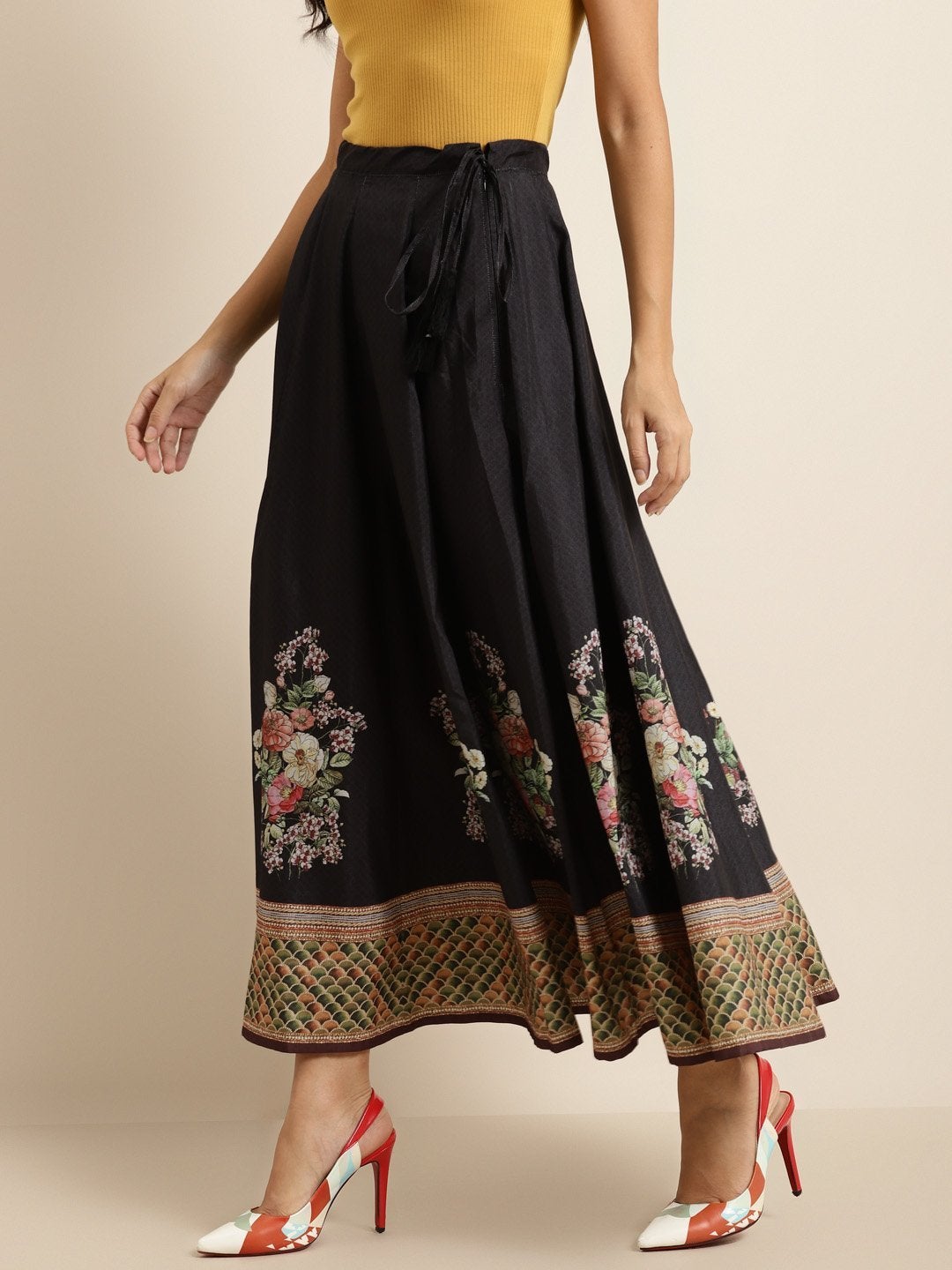 Women's Black Floral Kali