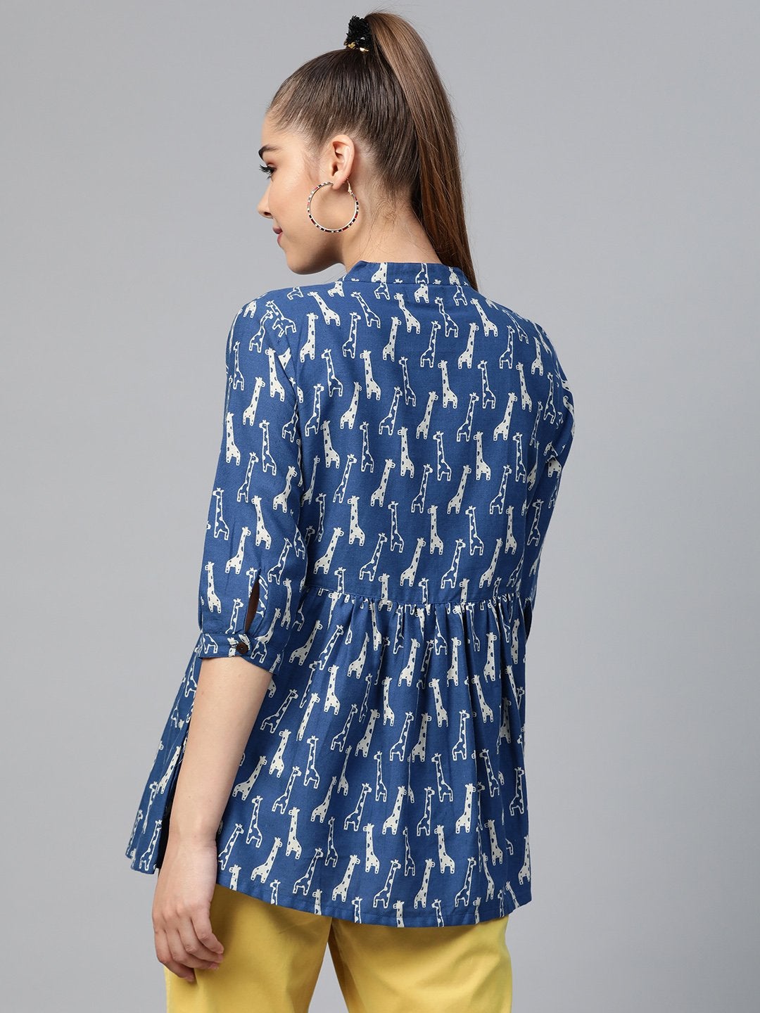 Women's Blue Giraffe Print Gathered Top