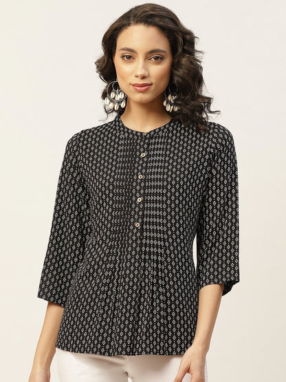 Women's Black & White Printed Pleated Top