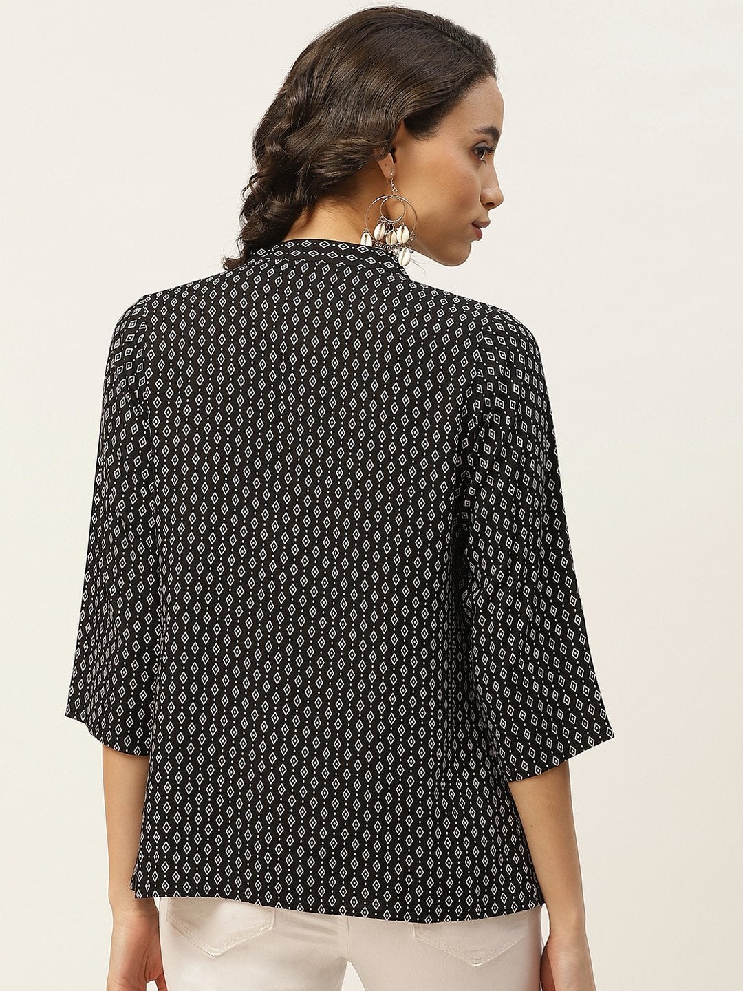 Women's Black & White Printed Pleated Top
