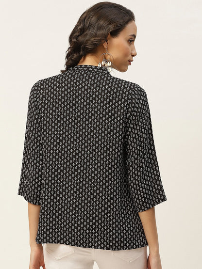 Women's Black & White Printed Pleated Top