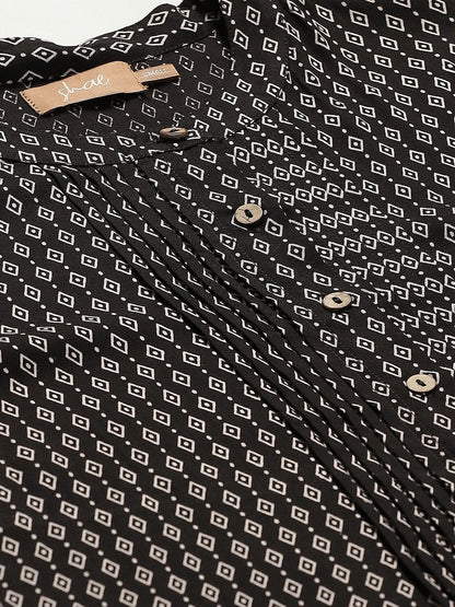 Women's Black & White Printed Pleated Top