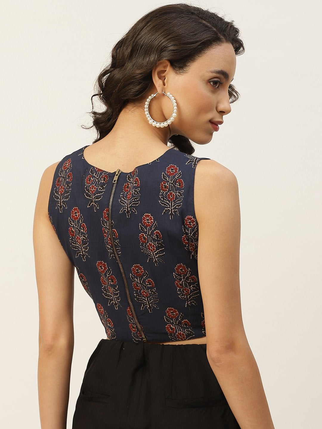 Women's Navy Floral Sleeveless Crop Top