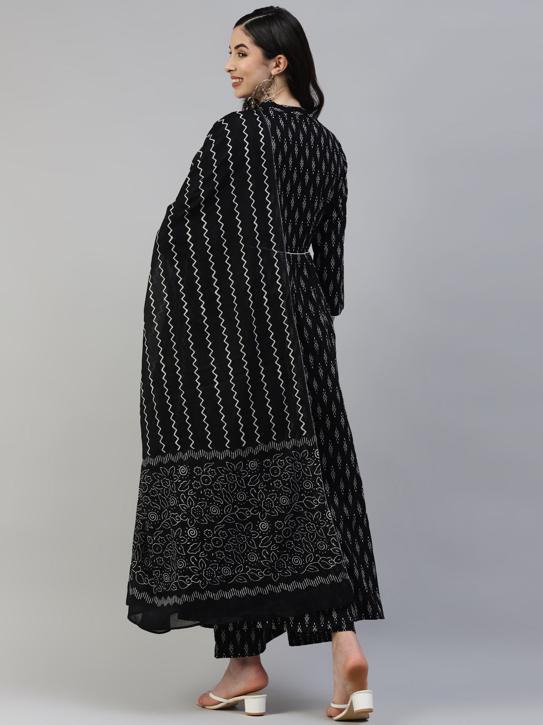 Color_Black