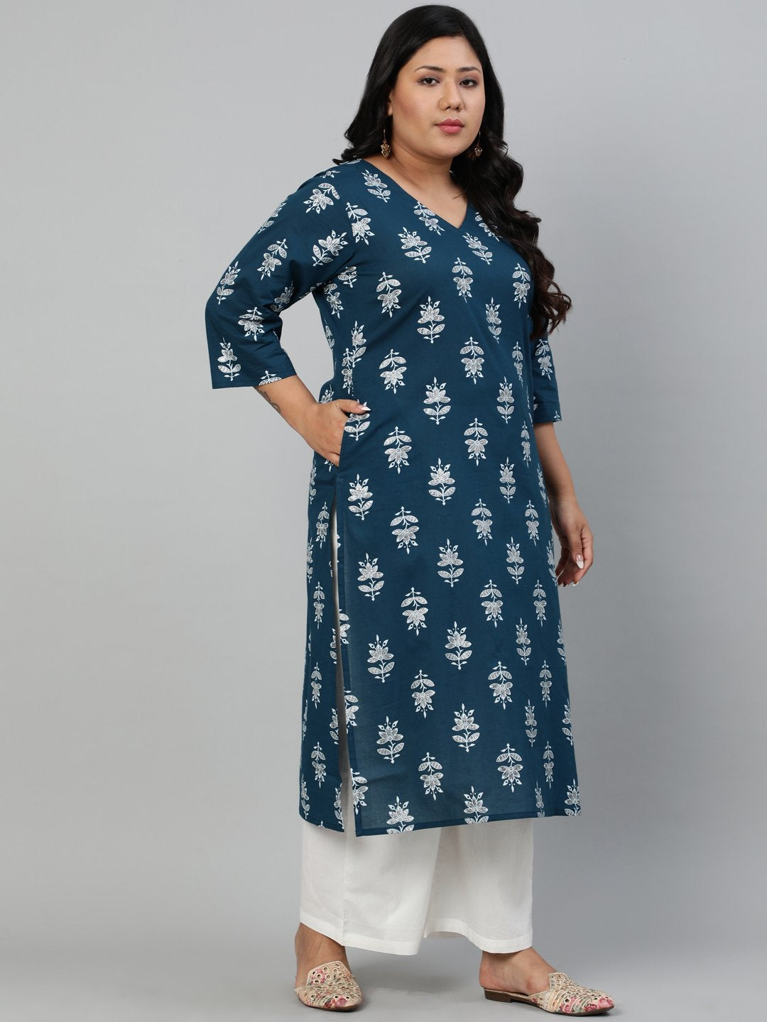 Women's Teal Blue Printed Straight kurta with V Neck & Three Quarters Sleeves