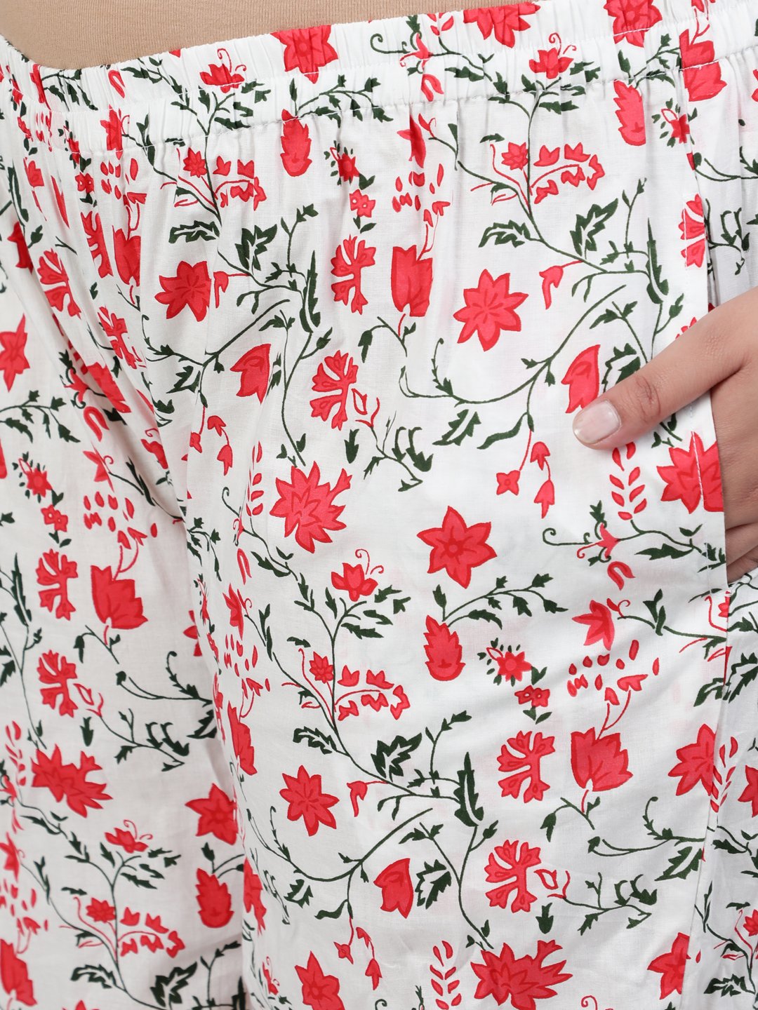 Women's Plus Size Off-White Floral Printed Night Suit With Half Sleeves