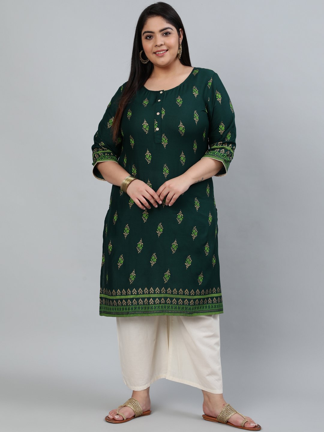 Women's Plus Size Green & Gold Printed Staright Kurta With Three Quarter Sleeves