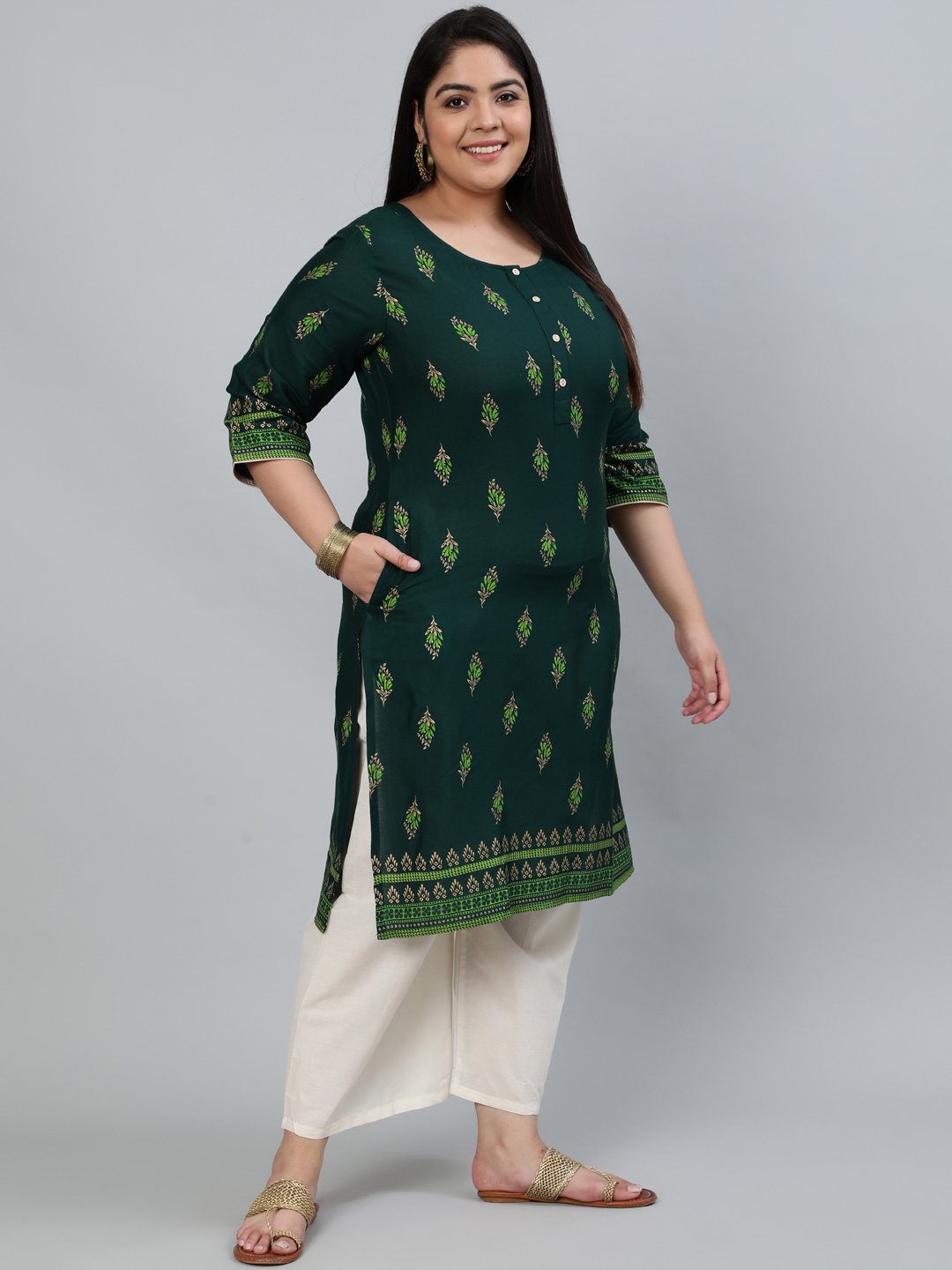 Women's Plus Size Green & Gold Printed Staright Kurta With Three Quarter Sleeves