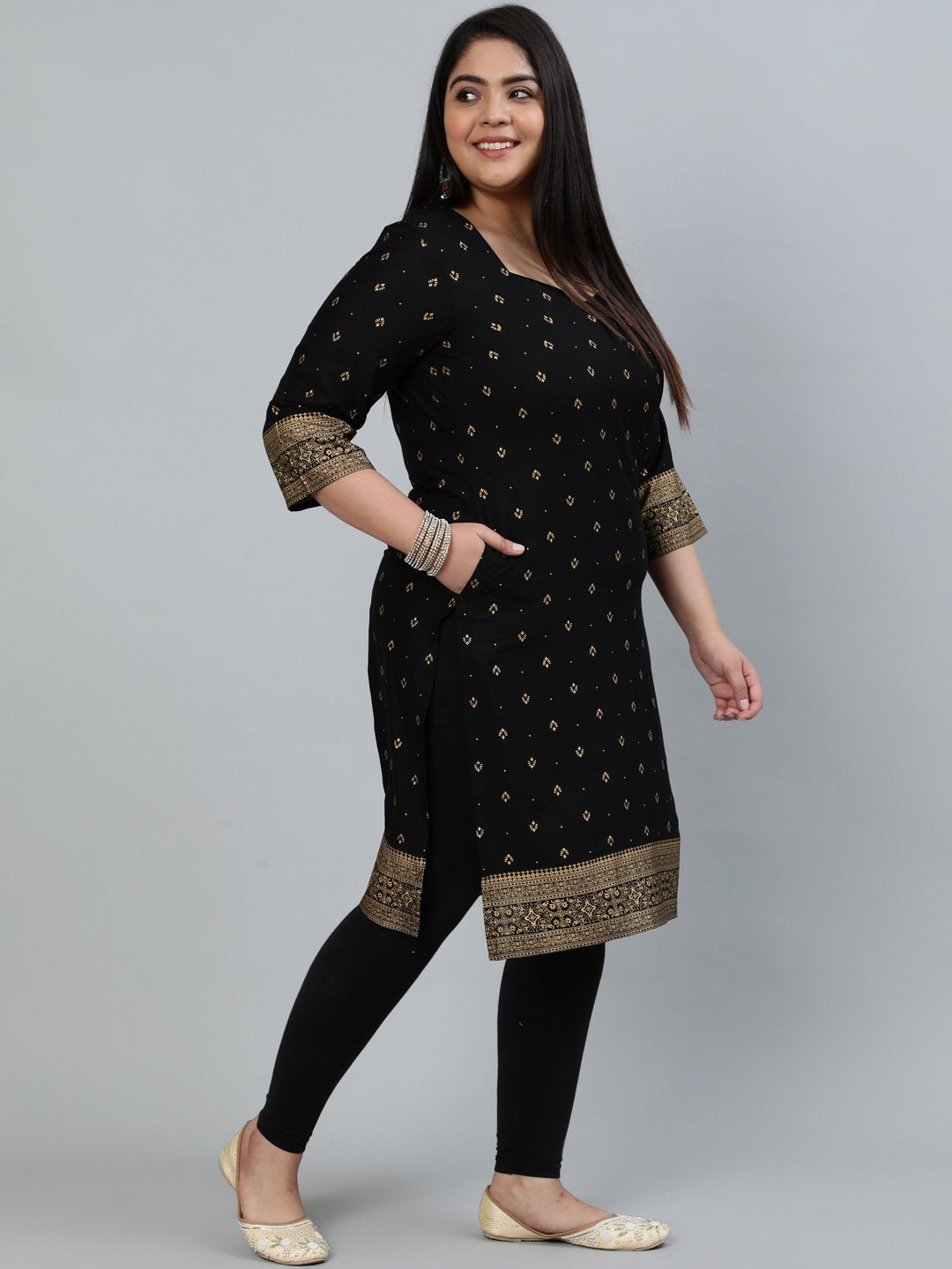 Women's Plus Size Black & Gold Printed Staright Kurta With Three Quarter Sleeves