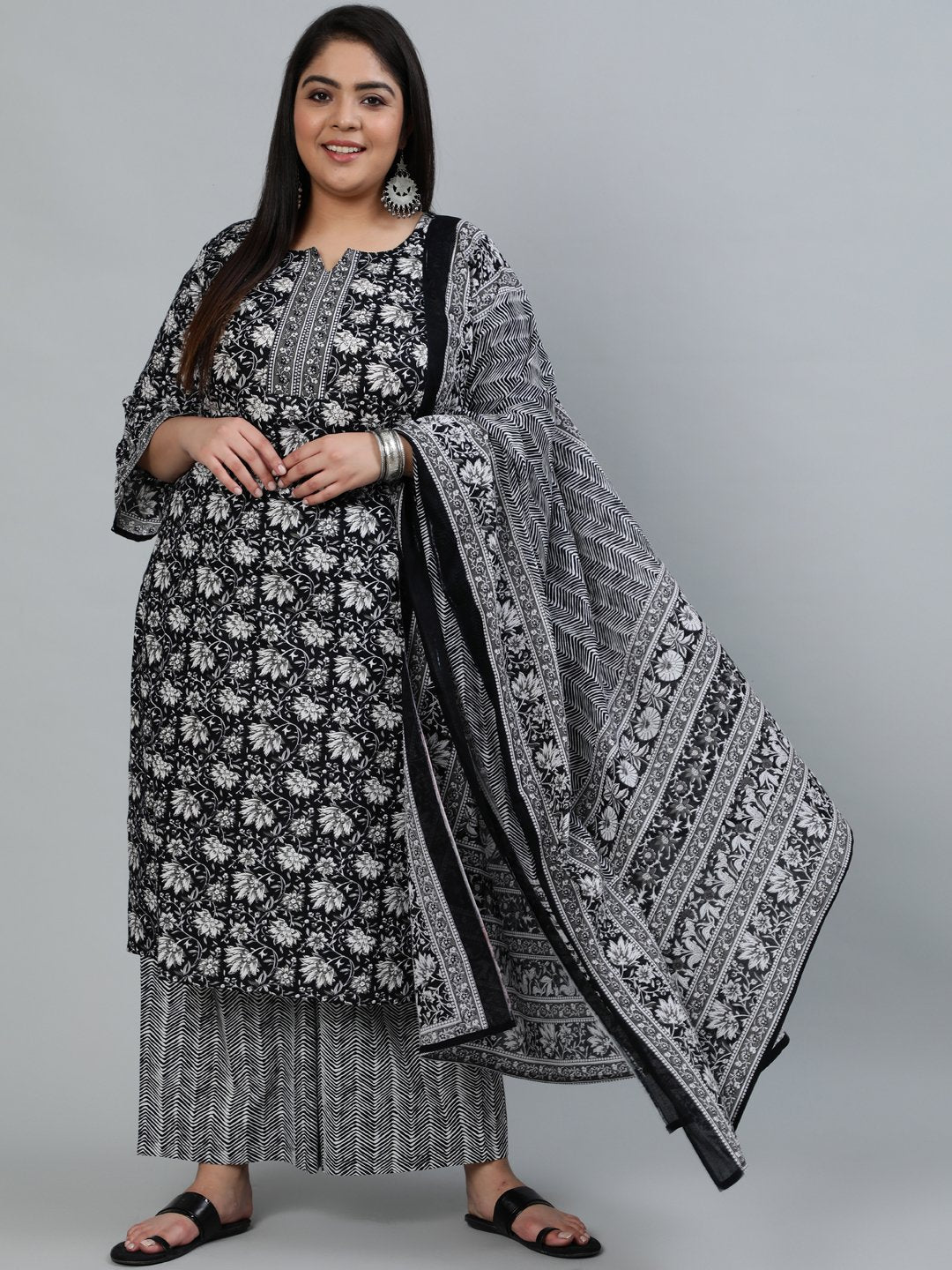 Women's Plus Size Black Printed Straight Kurta With Palazo & Dupatta
