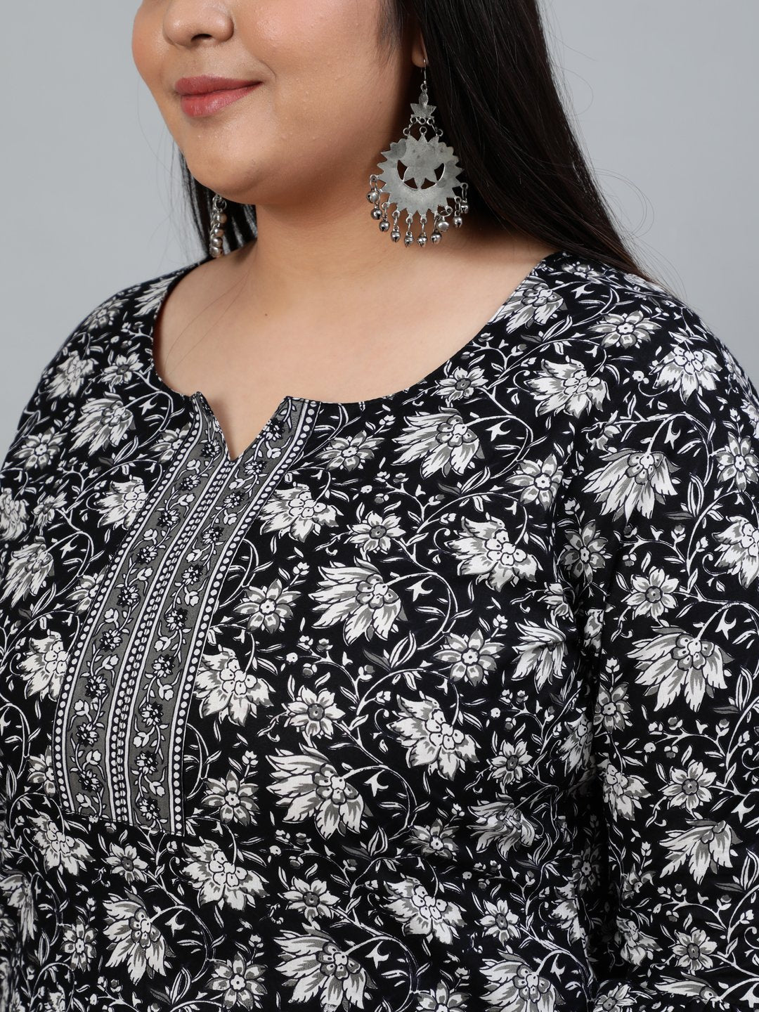 Women's Plus Size Black Printed Straight Kurta With Palazo & Dupatta