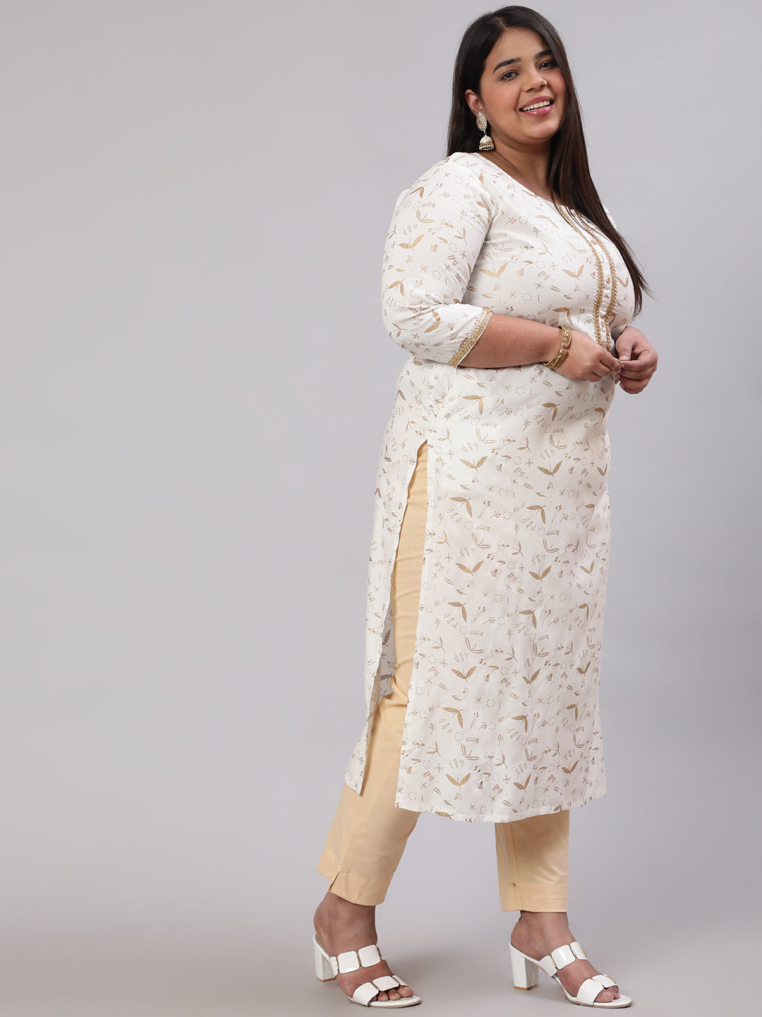 Women's Plus Size Women's Off White Printed Straight kurta with Three Quarters Sleeves