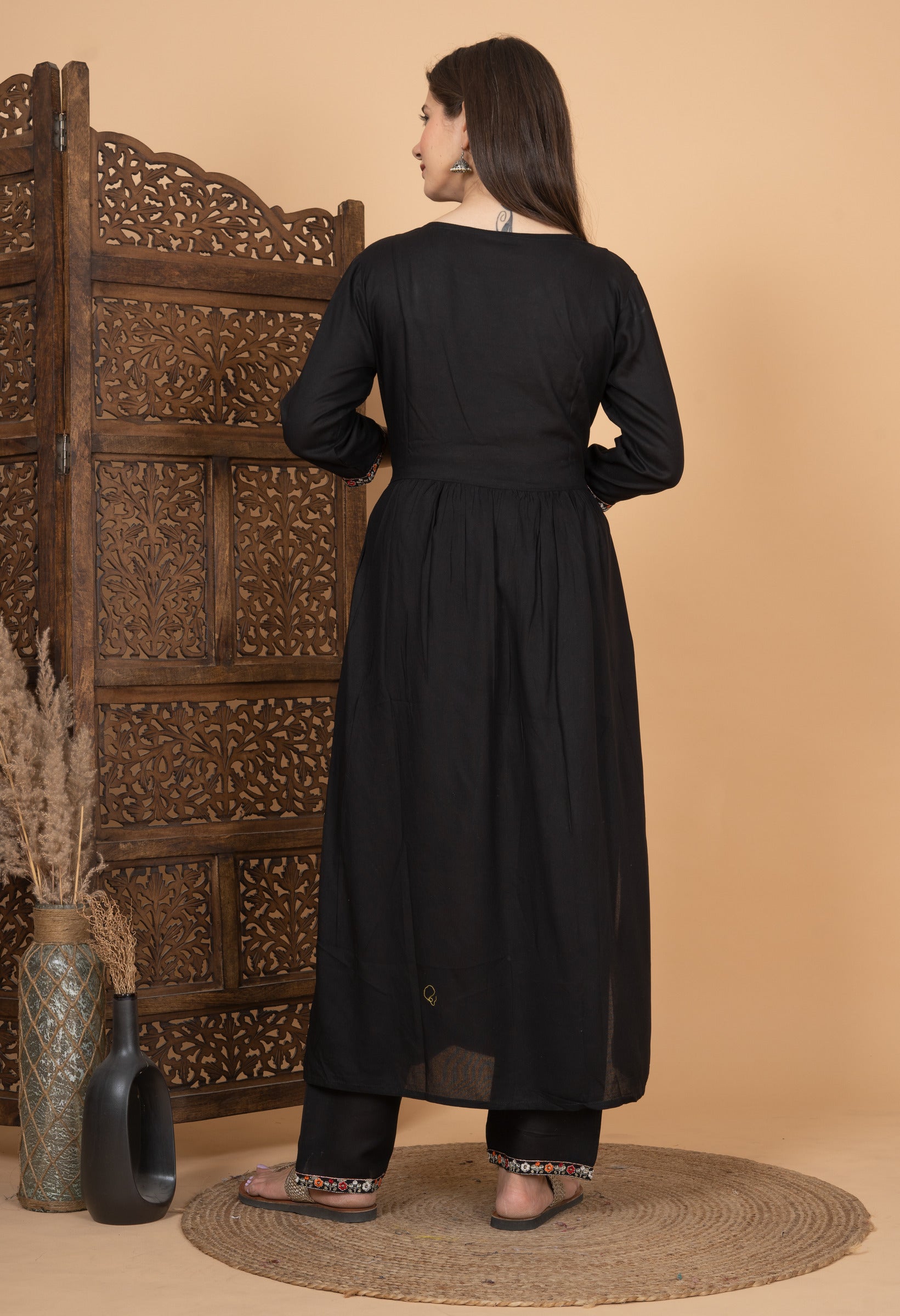 Color_Black