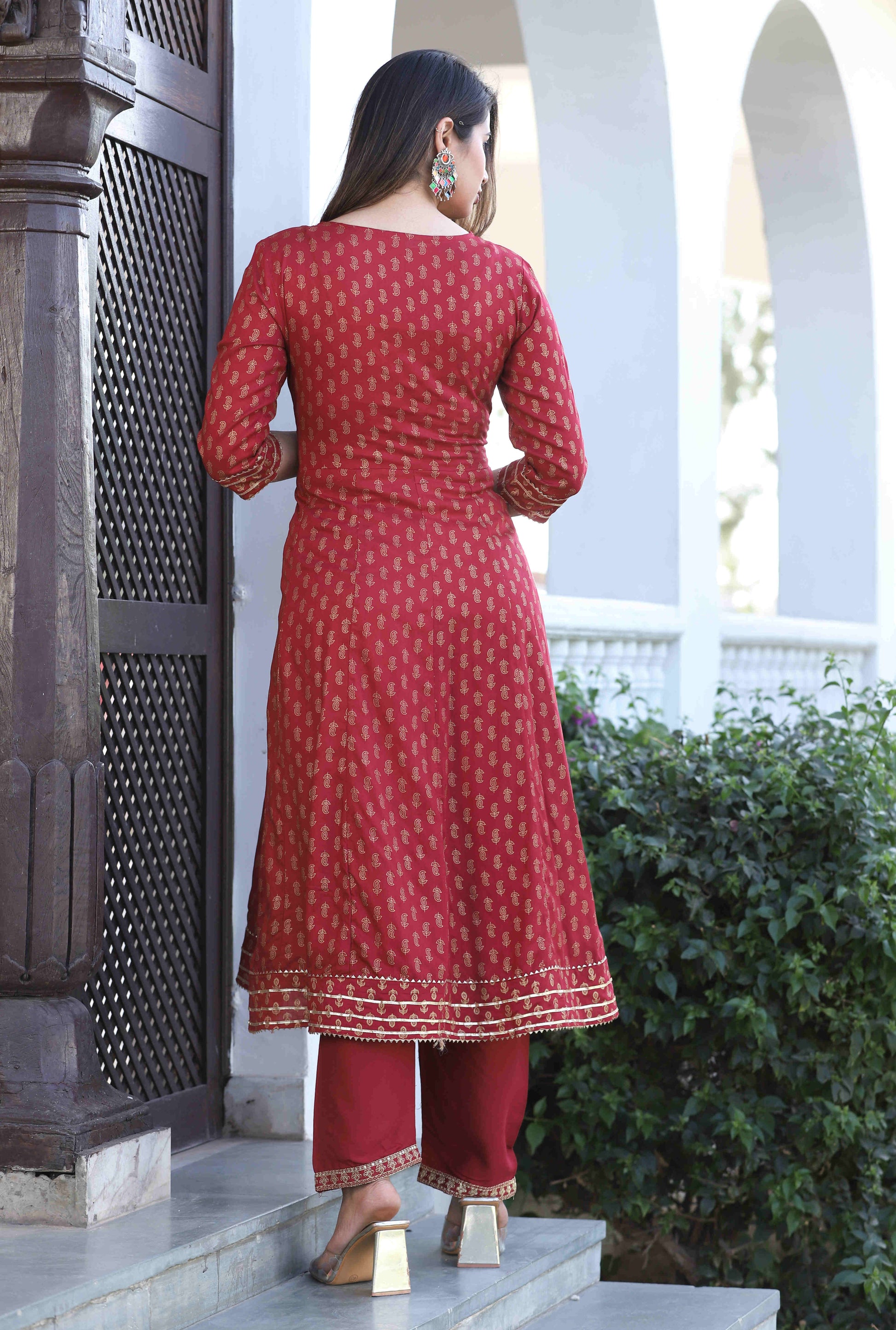 Color_Maroon