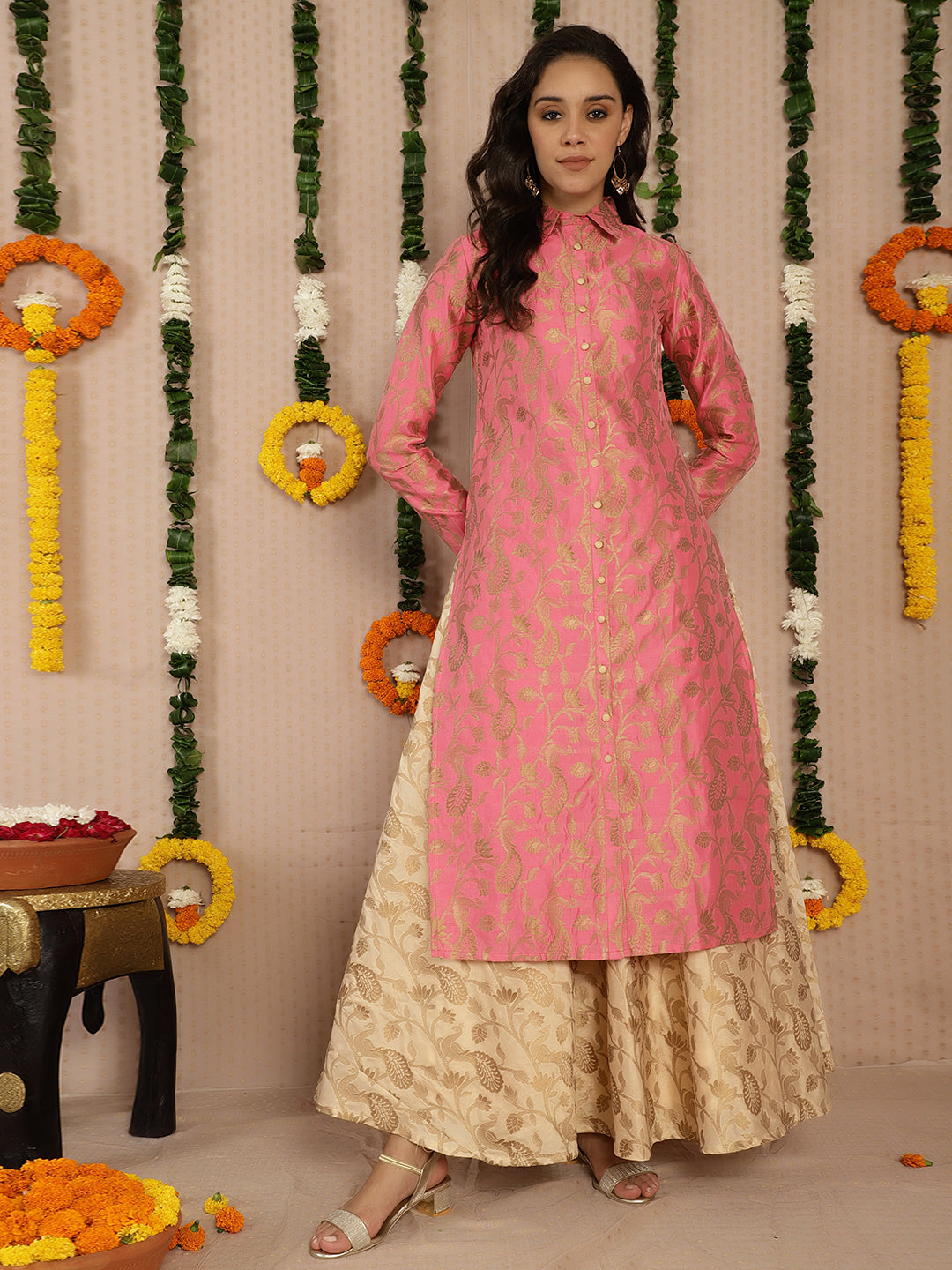 Women's Pink Jacquard Straight Kurta