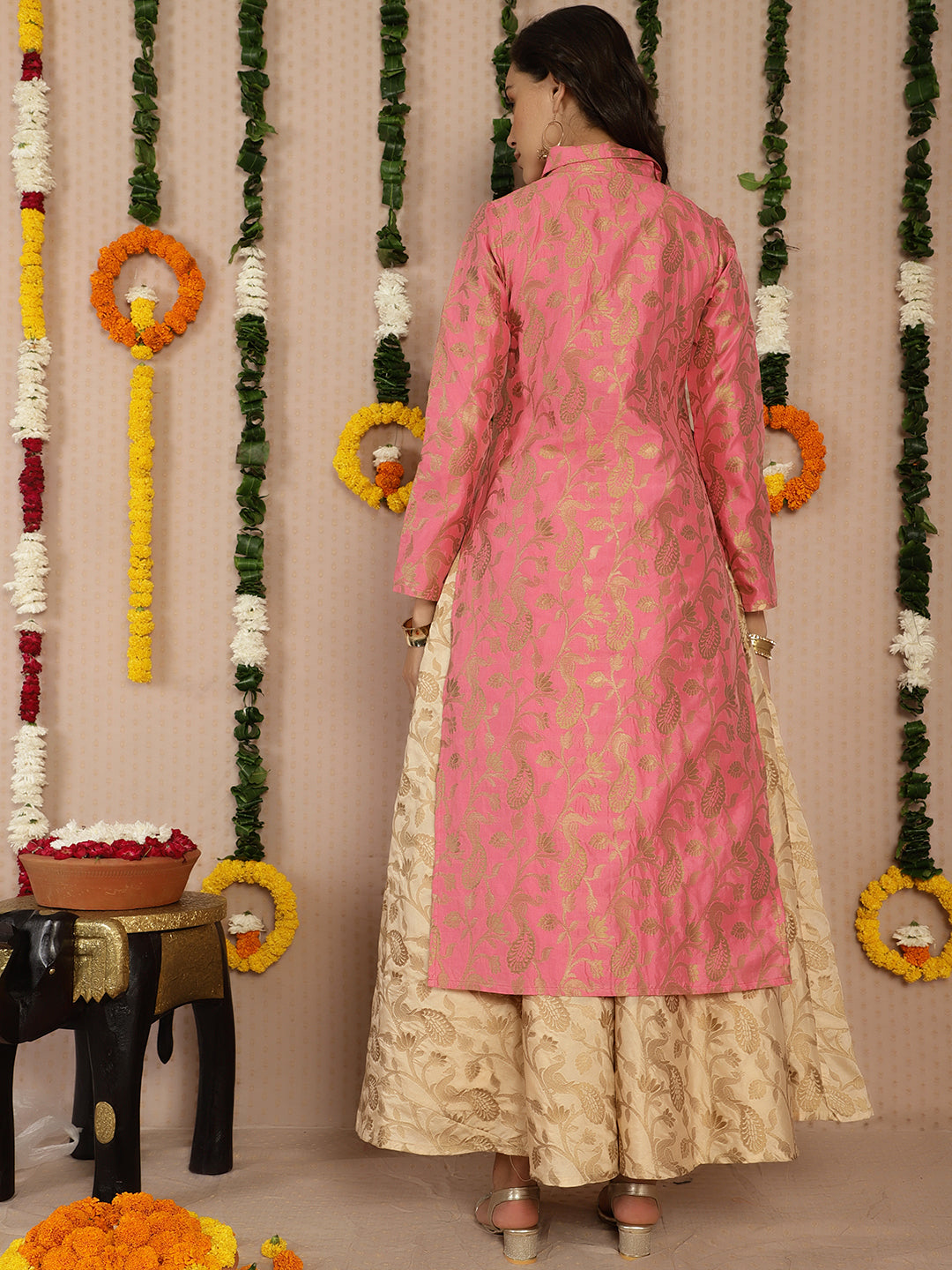 Women's Pink Jacquard Straight Kurta