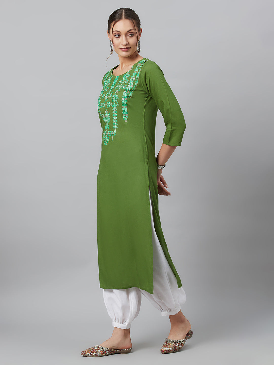 Women's Green Embroidered Kurta