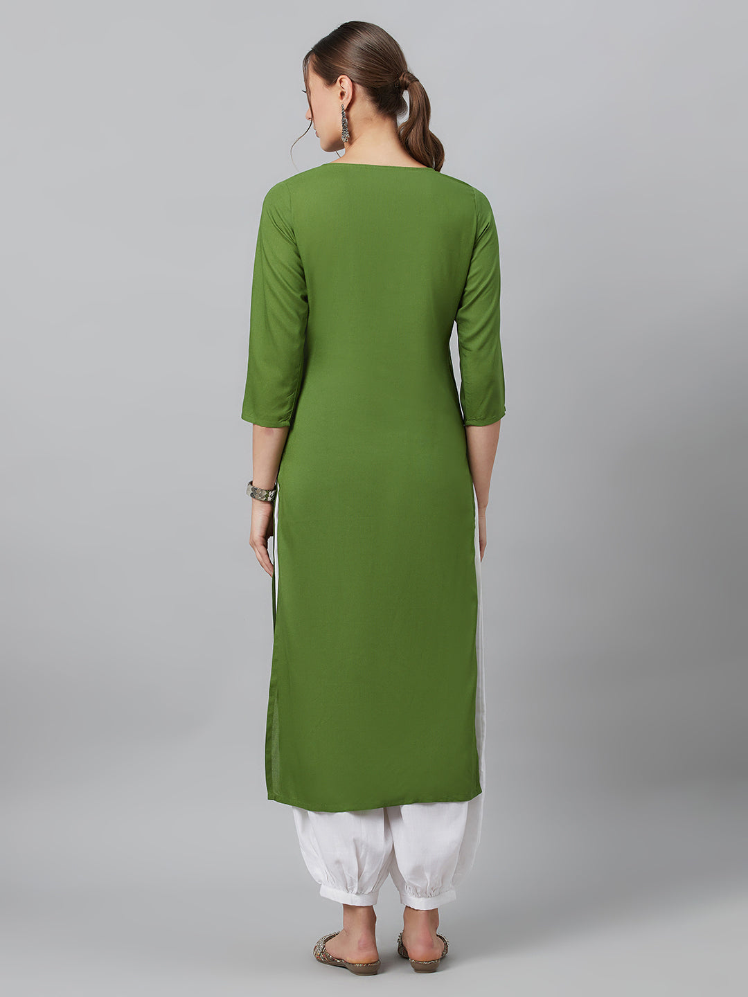 Women's Green Embroidered Kurta