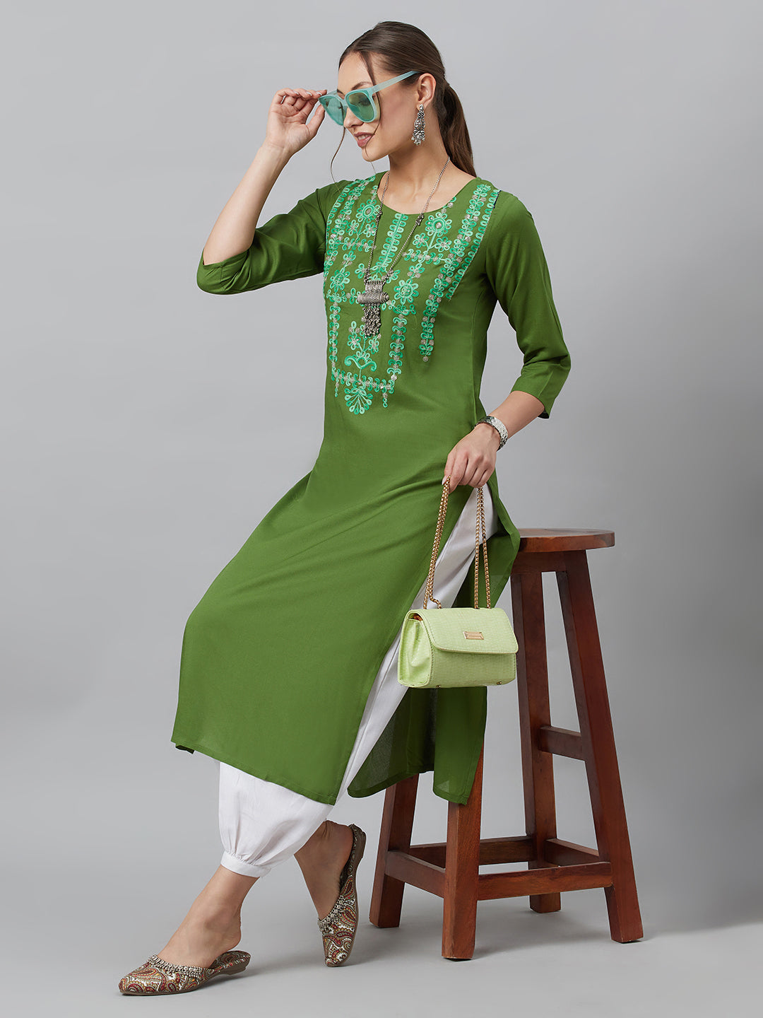 Women's Green Embroidered Kurta