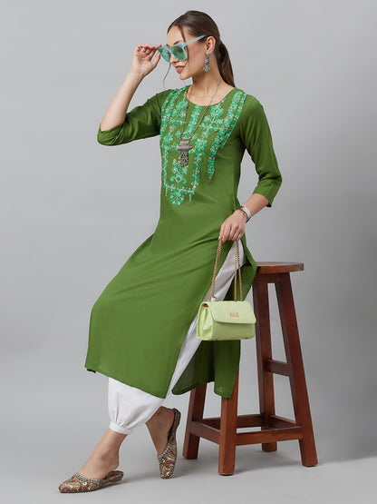 Women's Green Embroidered Kurta