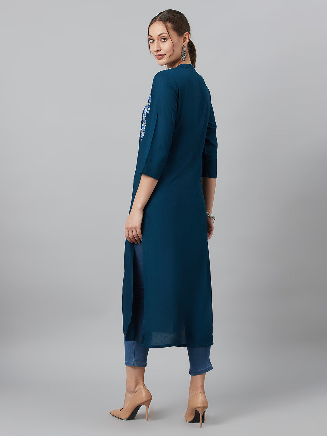 Women's Blue Embroidered Kurta