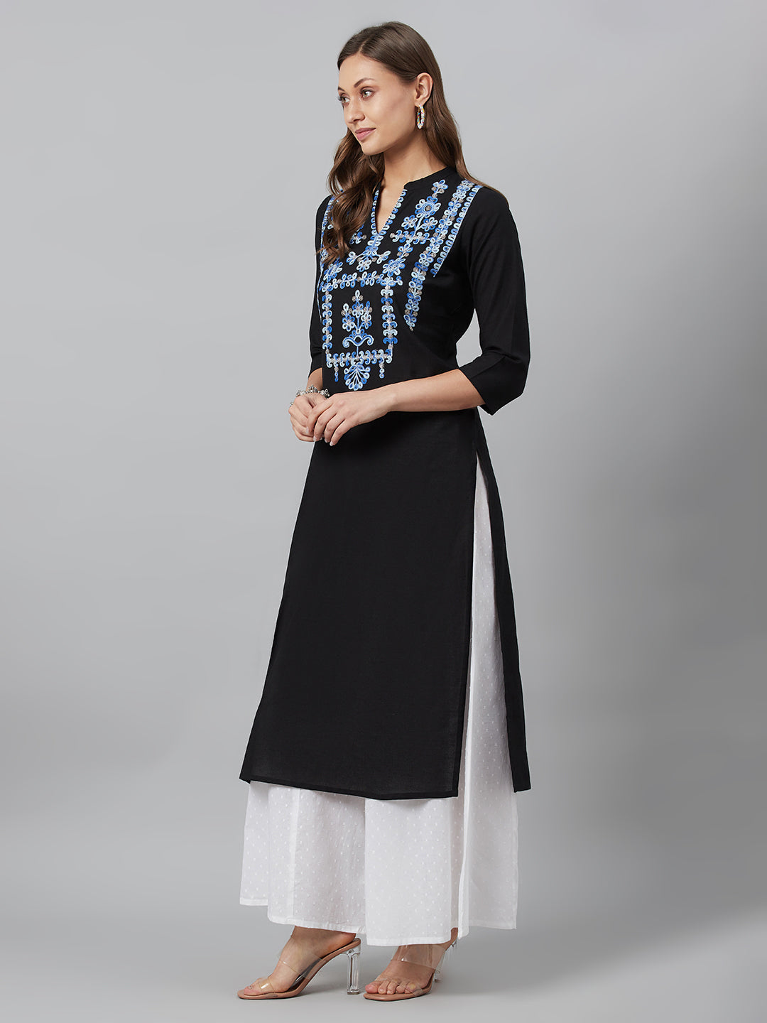Women's Black Embroidered Kurta