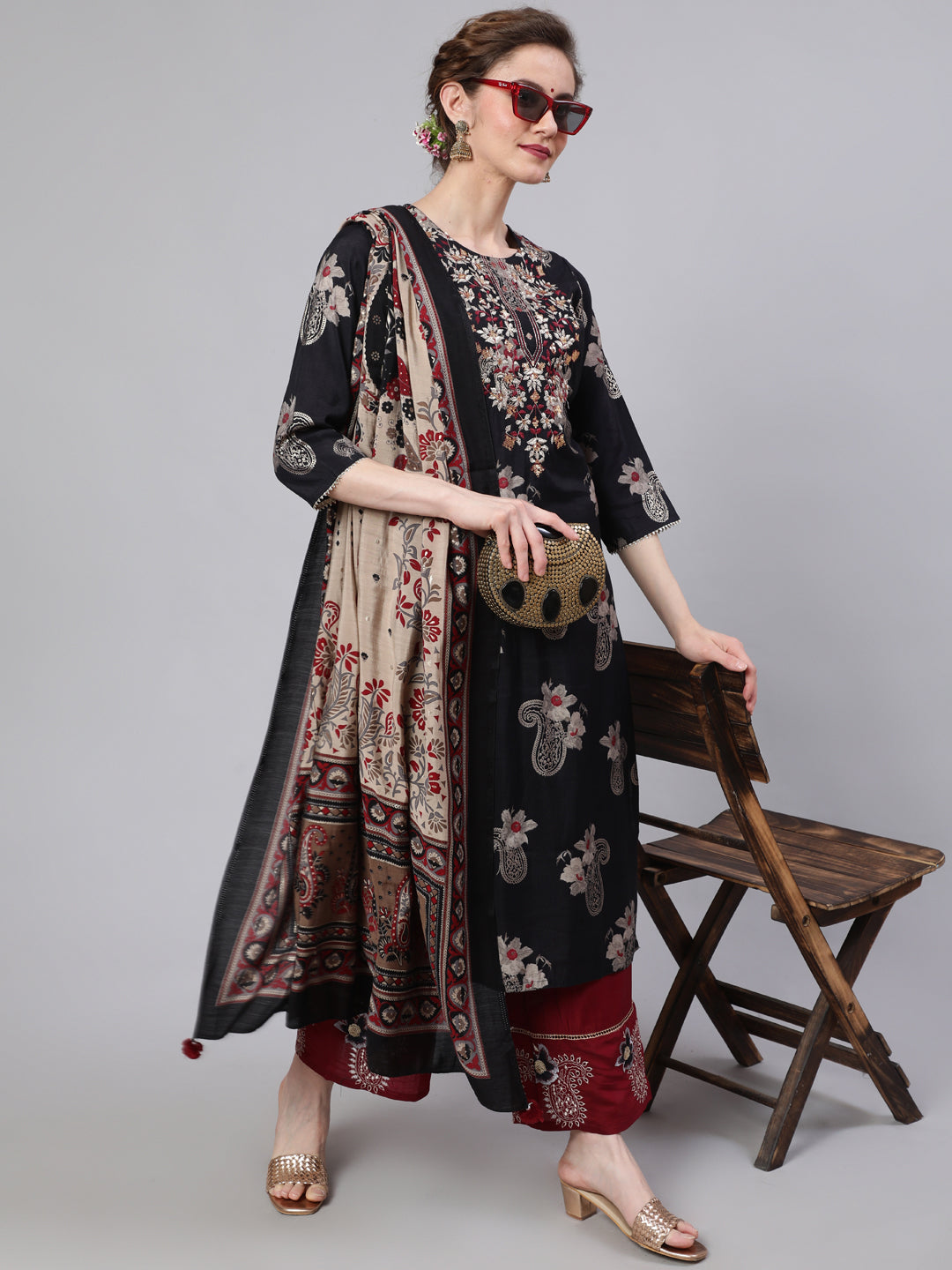 Women's Black Ethinc Motifs Kurta Set With Dupatta