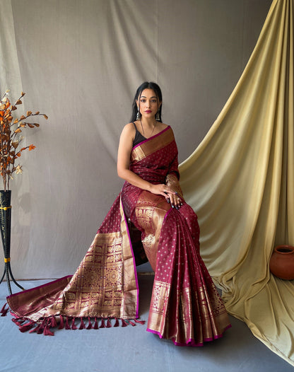 Women's Banarasi Silk Checks Woven Saree Brown