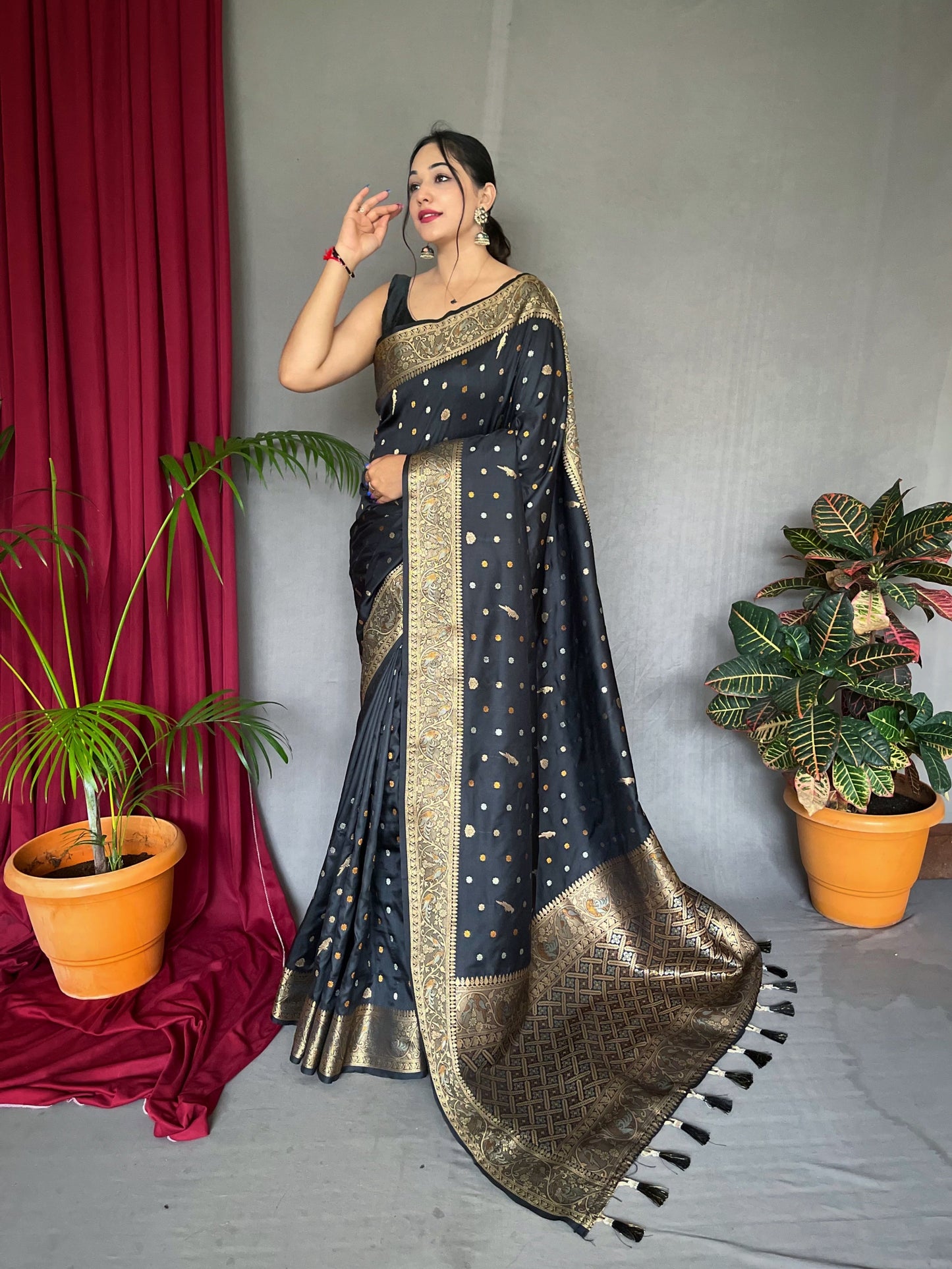 Women's Banarasi Silk Multi Color Zari Woven Saree Black