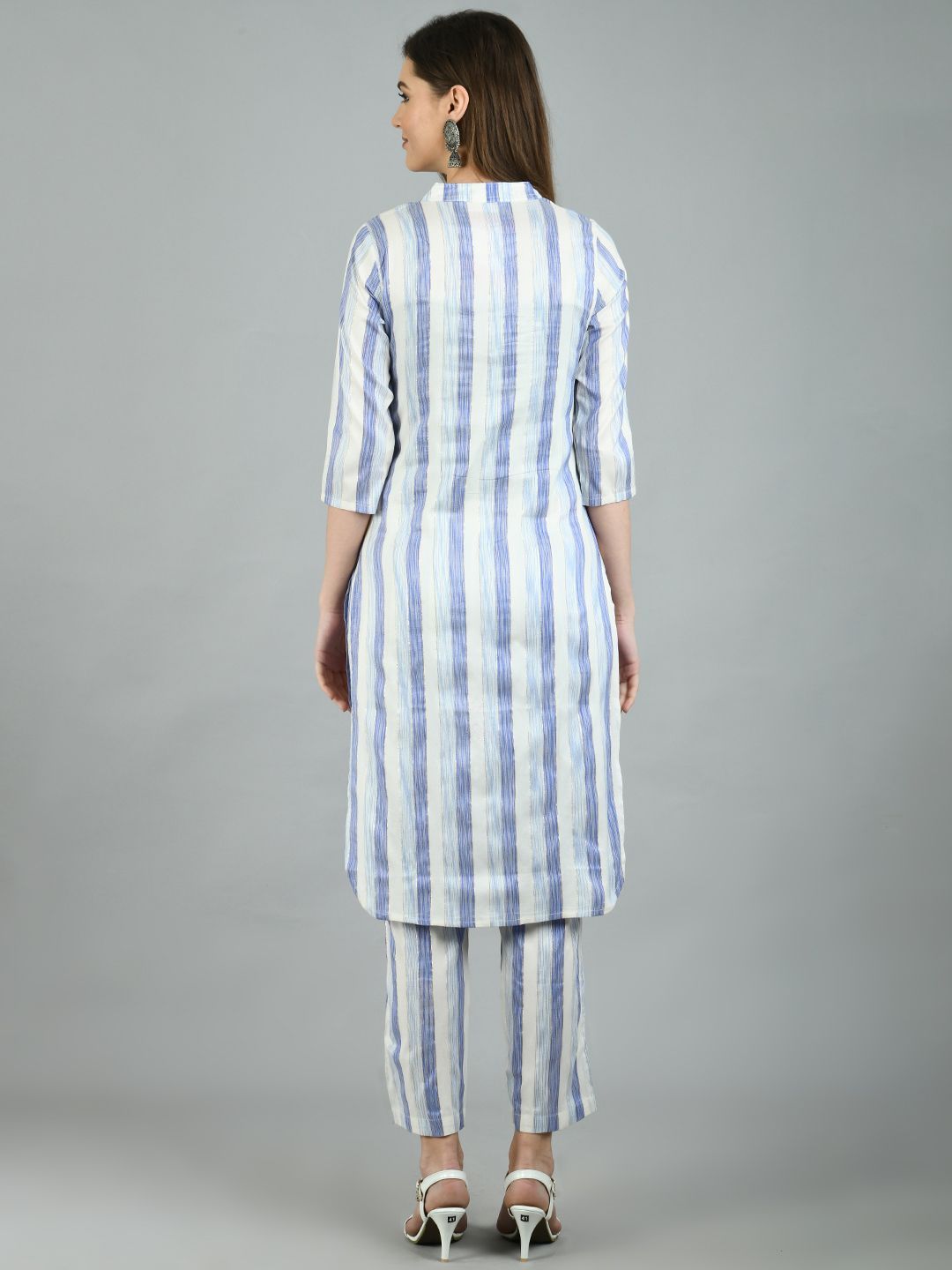 Women's White::Blue Cotton Printed 3/4 Sleeve Mandarin Neck Casual Kurta Pant Dupatta Set
