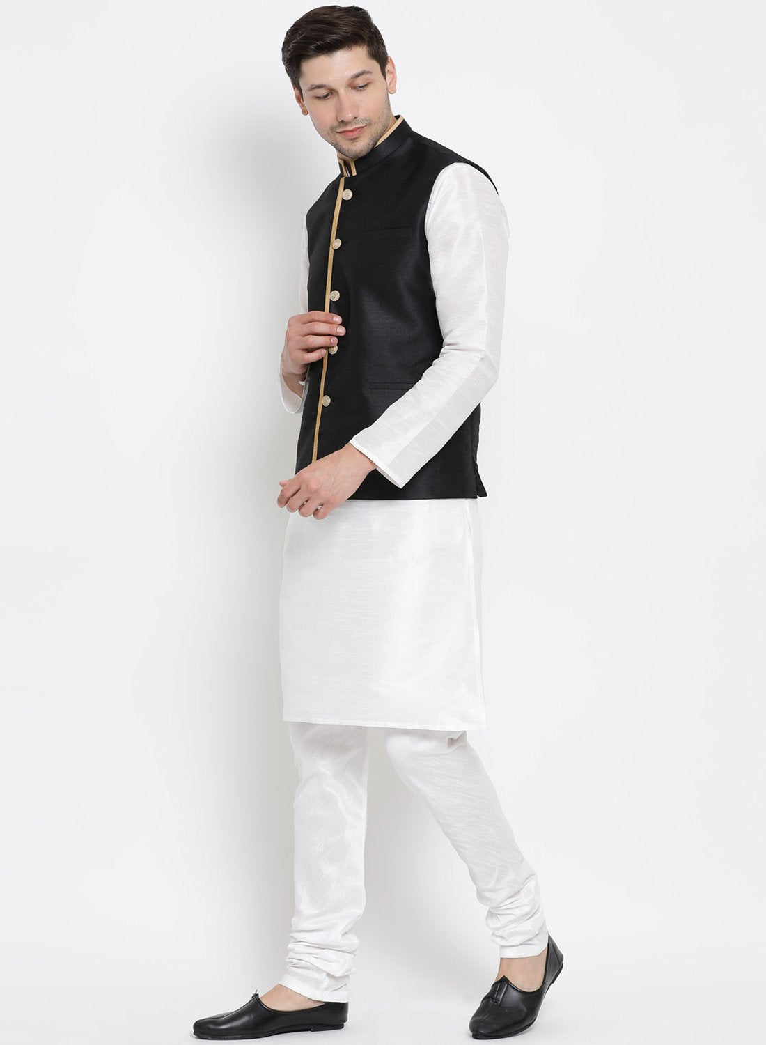 Men's White Cotton Silk Blend Kurta, Ethnic Jacket and Pyjama Set