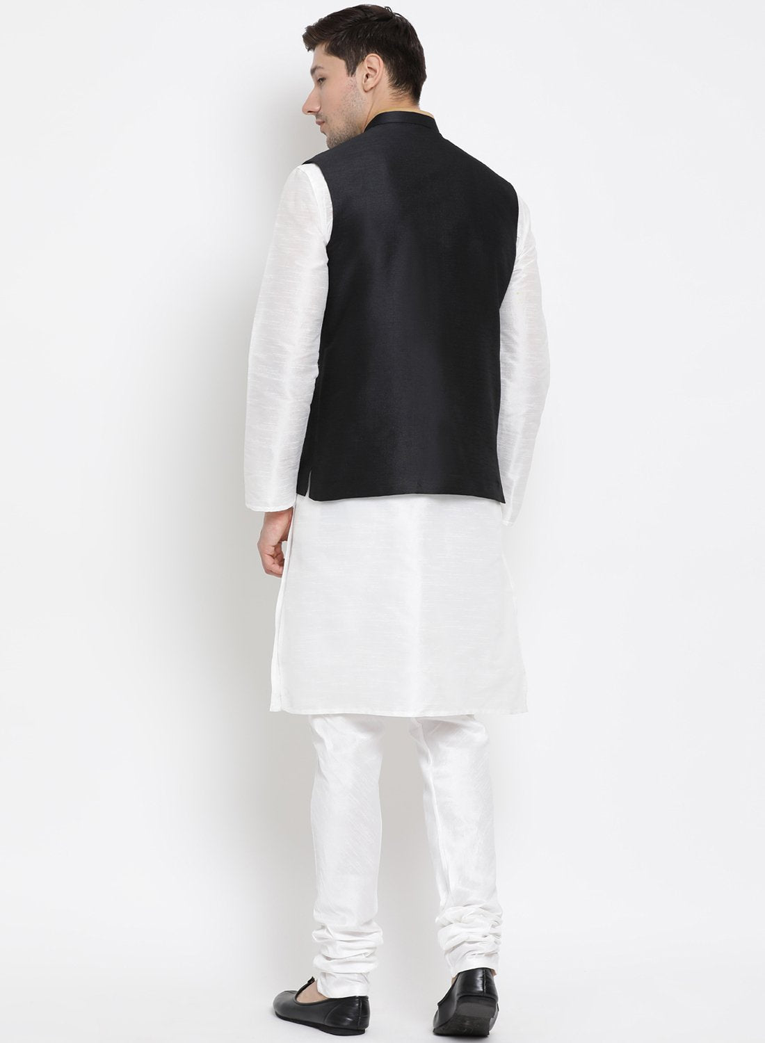 Men's White Cotton Silk Blend Kurta, Ethnic Jacket and Pyjama Set