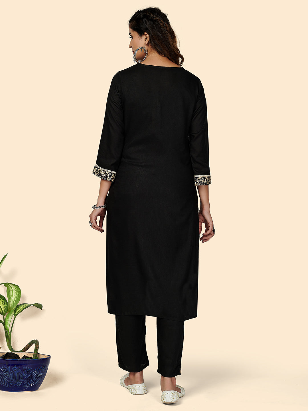Color_Black