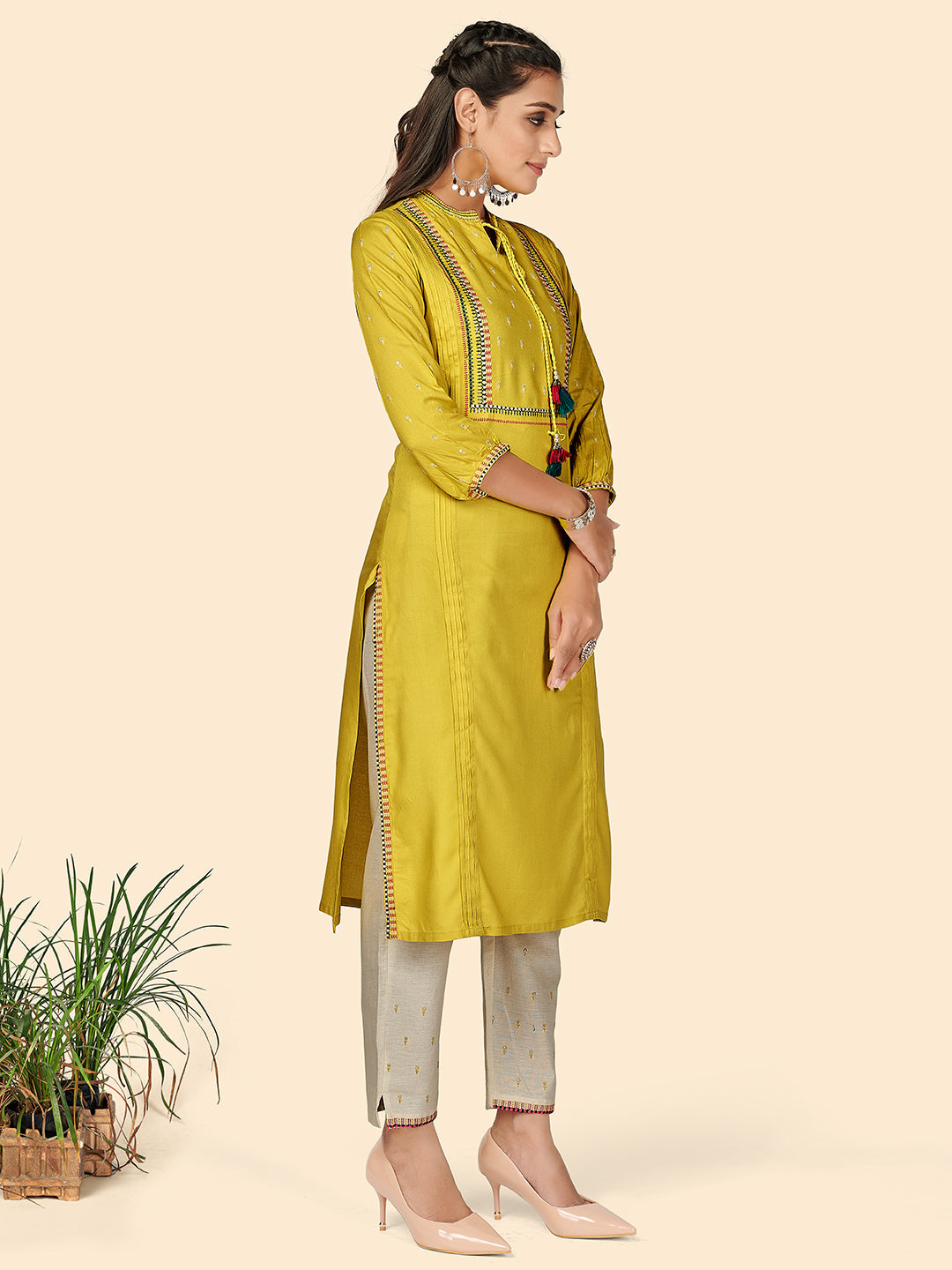 Color_YELLOW