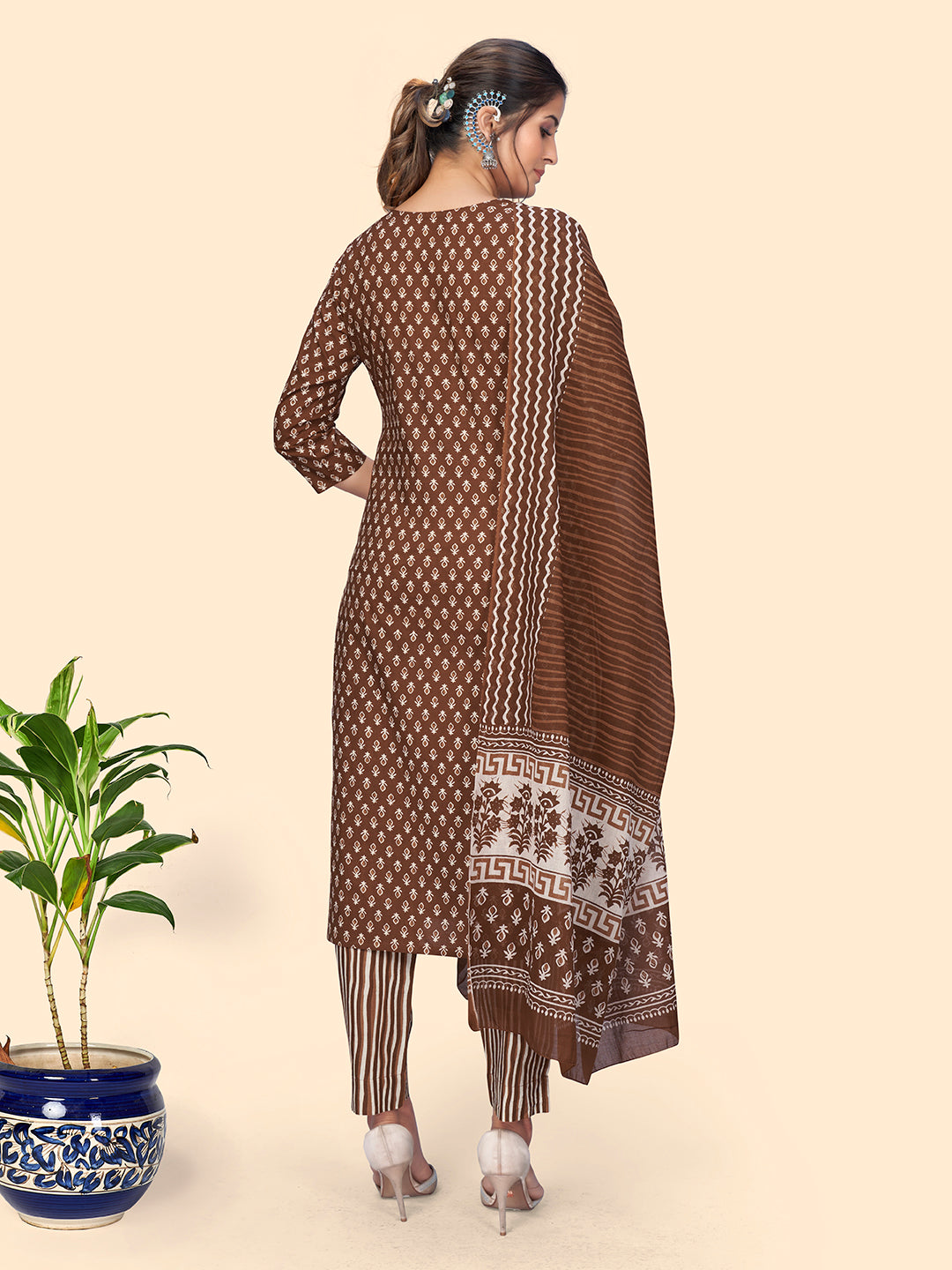 Color_Brown