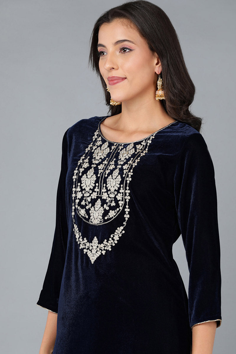 Women's Velvet Embroidered Kurta