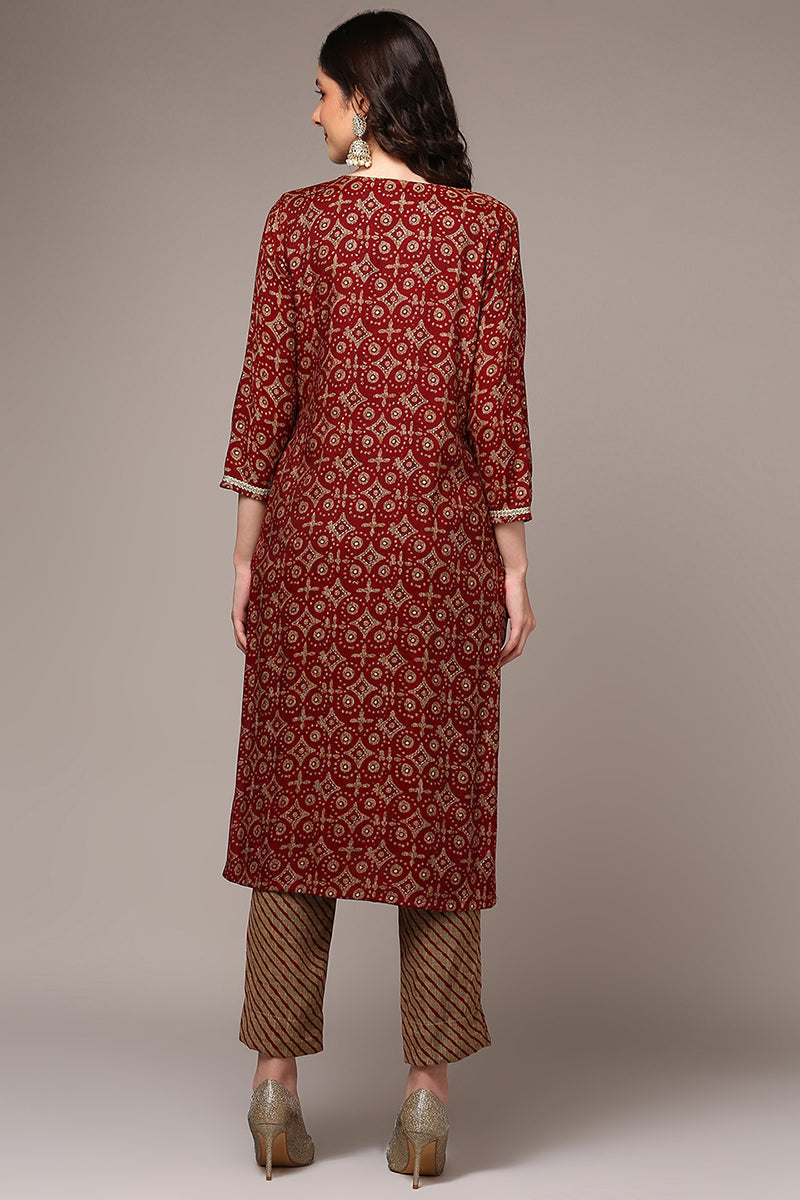 Women's Maroon Viscose Rayon Embroidered Kurta