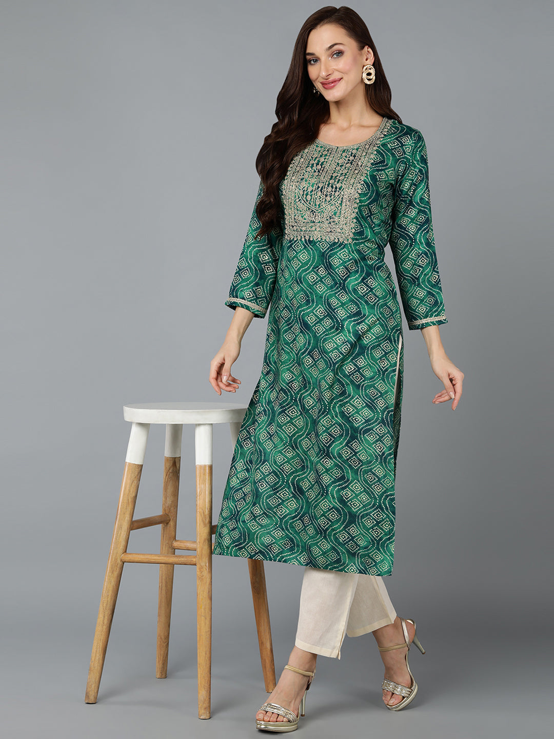 Women's Viscose Rayon Green Bandhani Print Regular Fit Kurta