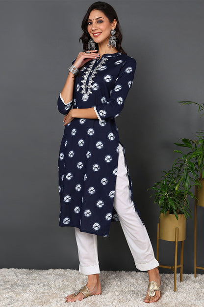 Women's Blue Cotton Embroidered Ethnic Motifs Straight Kurta