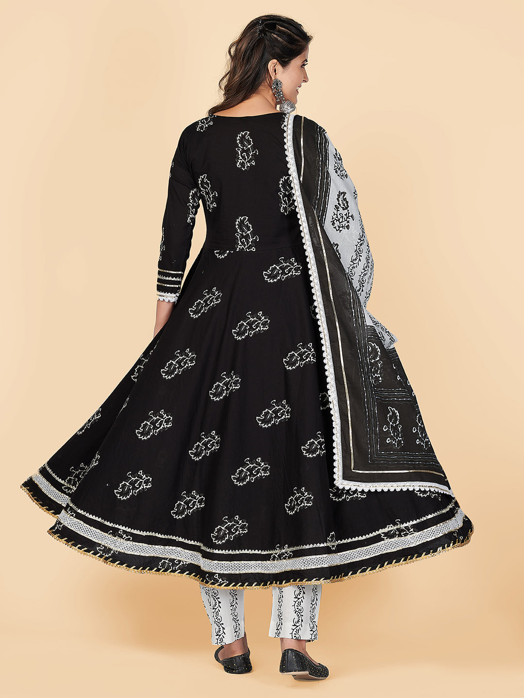 Color_Black