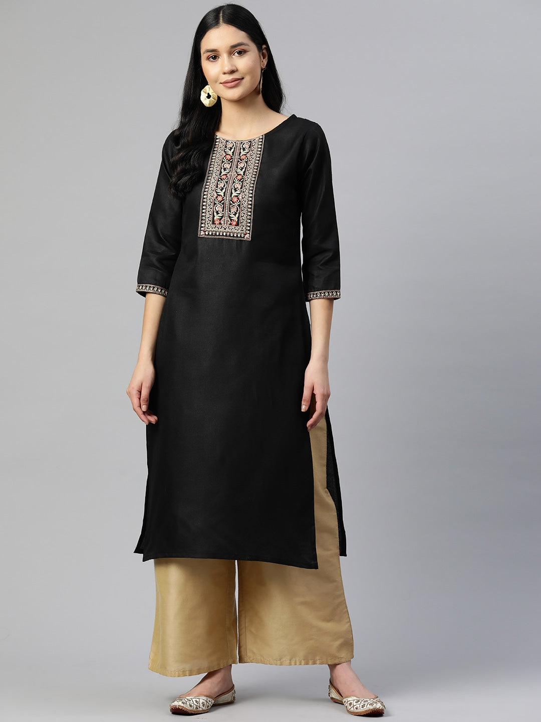 Women's Embroidered Straight Cotton Blend Black Stitched Kurta