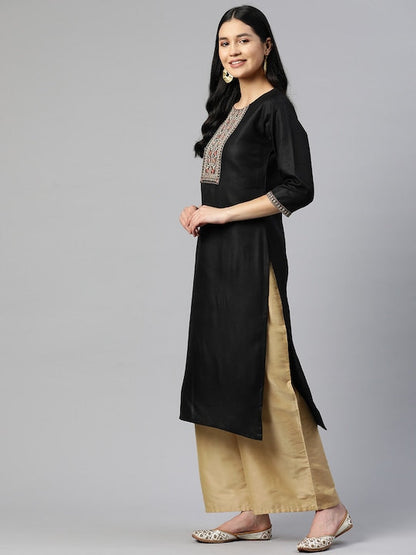 Women's Embroidered Straight Cotton Blend Black Stitched Kurta