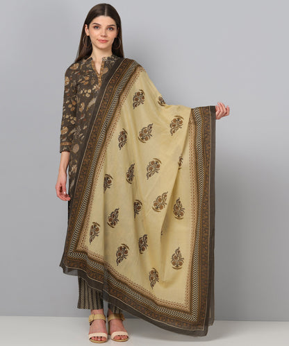 Color_Brown