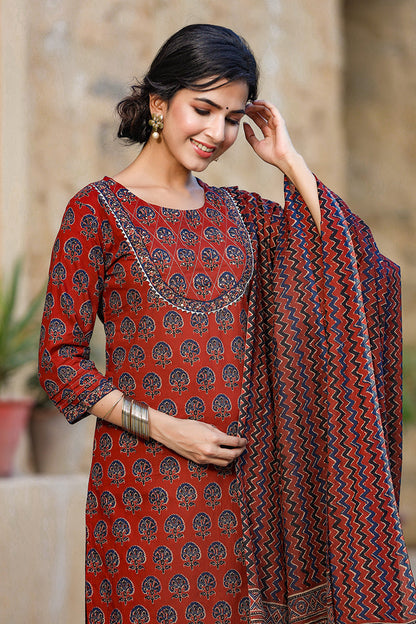 Women's Cotton Blend Printed Kurta Pant Dupatta Set