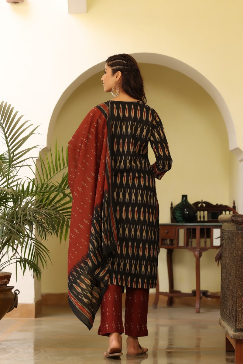 Women's Black Ethnic Motifs Printed Panelled Cotton Blend Kurta With Pants With Dupatta
