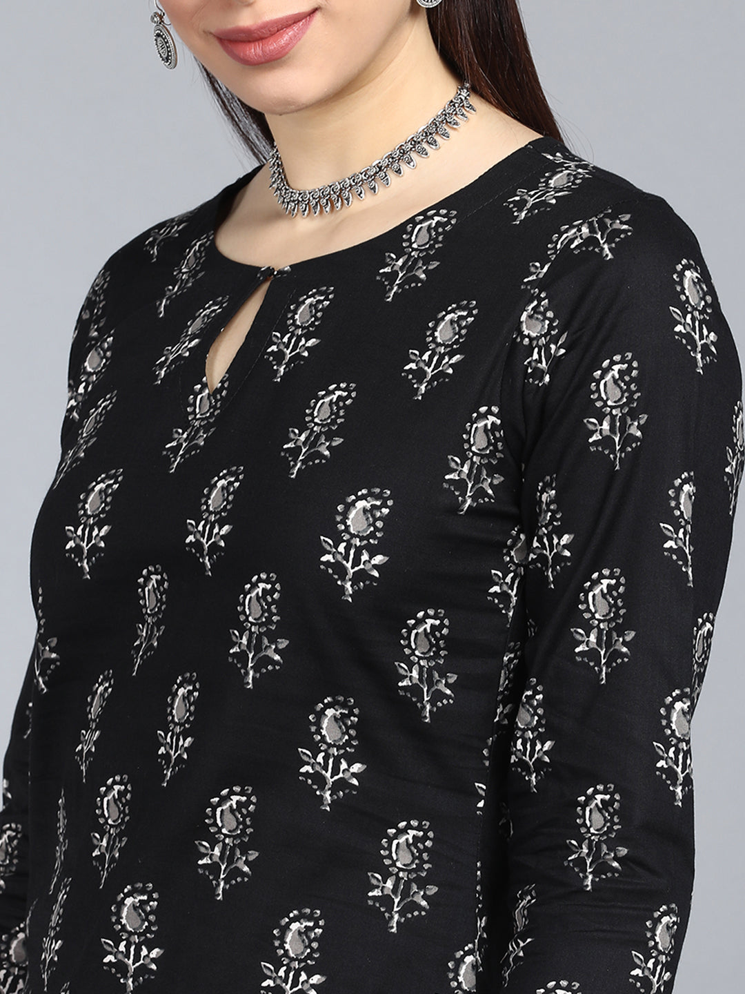 Color_Black